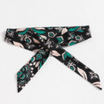 Black Crop Top and Floral Print Shorts Set - Image 3